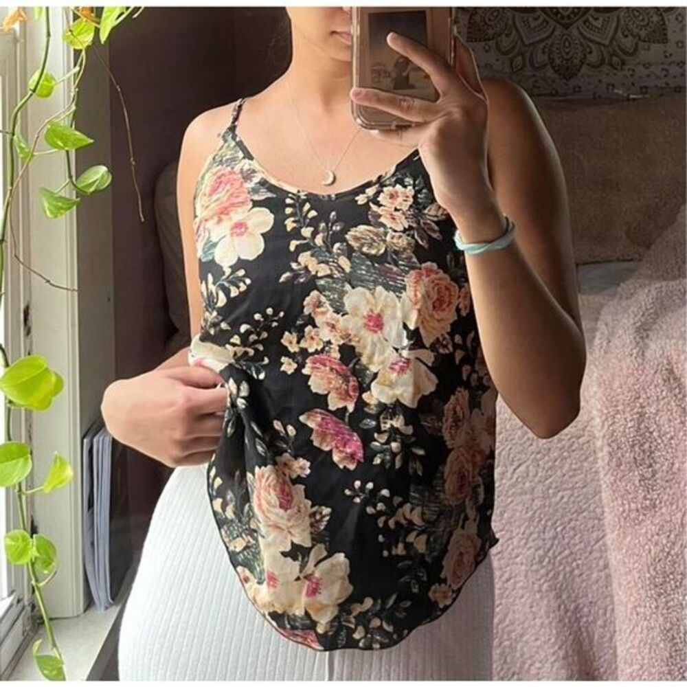 Under X Wilfred Cami Tank Top Womens Large black Floral 100% Silk Blouse Aritzia
